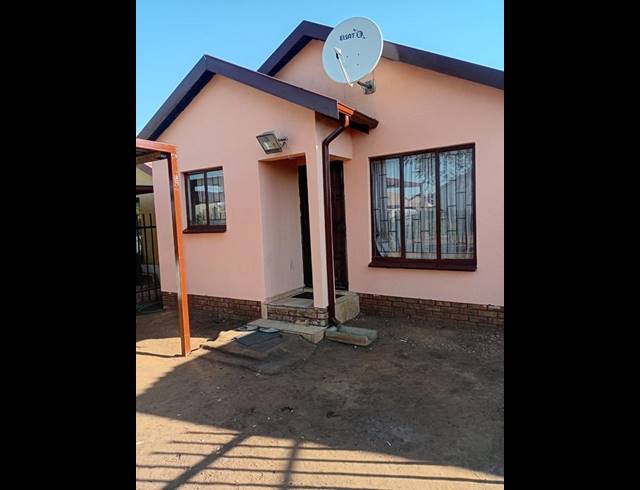 2 BEDROOM HOUSE FOR SALE IN SOSHANGUVE VV